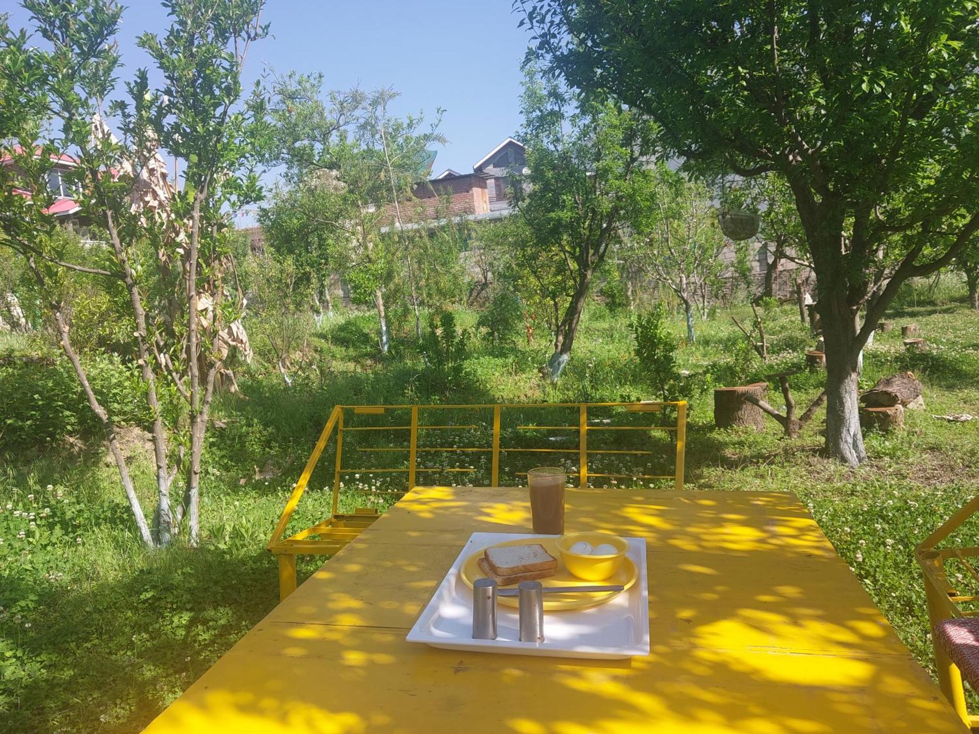 Gazing Moon Homestay Shamshi Exterior foto